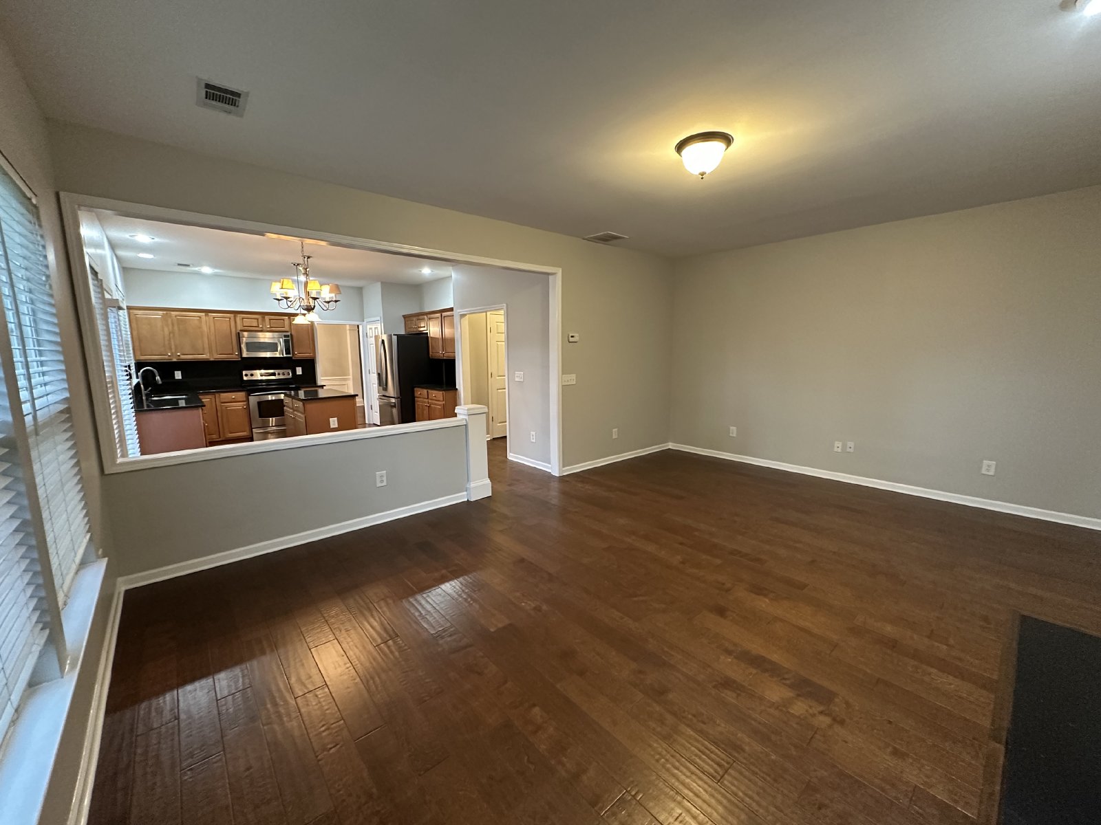 Beautiful 4 Bed 2.5 Bath Home In Brentwood! property image