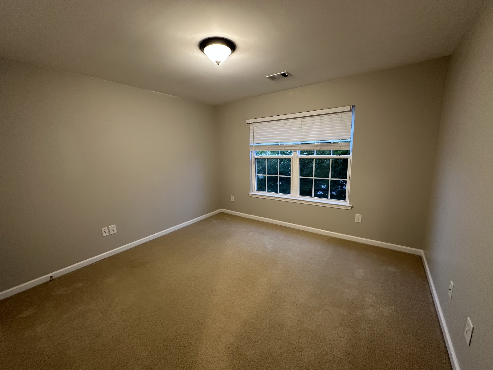 Beautiful 4 Bed 2.5 Bath Home In Brentwood! property image