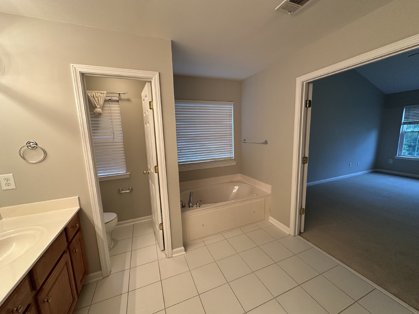 Beautiful 4 Bed 2.5 Bath Home In Brentwood! property image