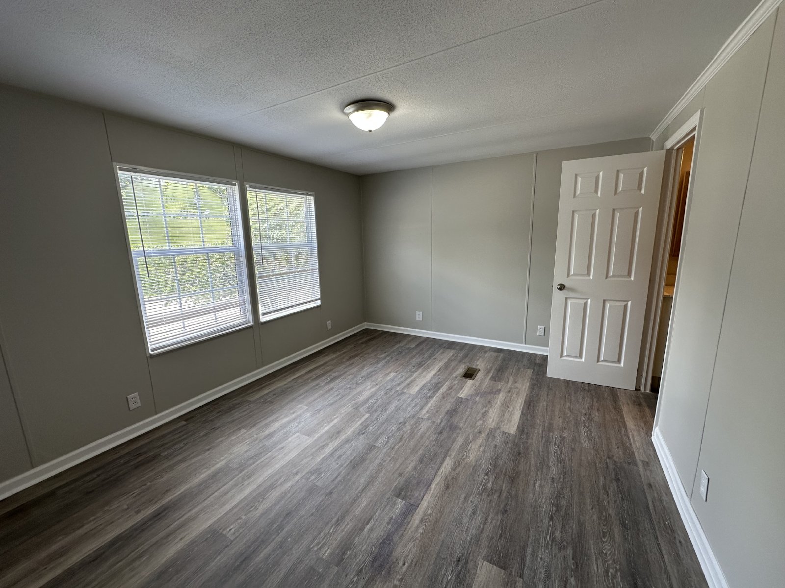 Charming 3 Bed 2 Bath Home in Nashville property image