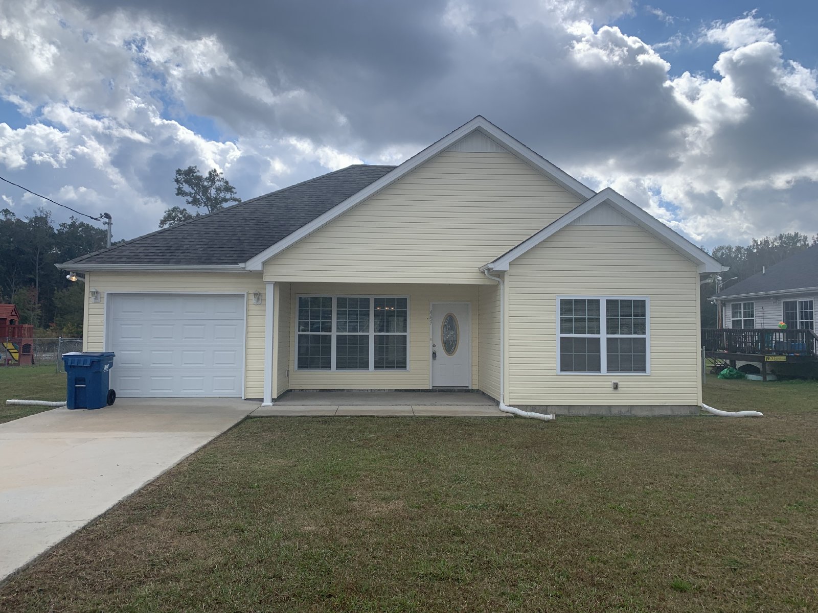 Bright and Open Floor Plan with Large Fenced in Yard! property image