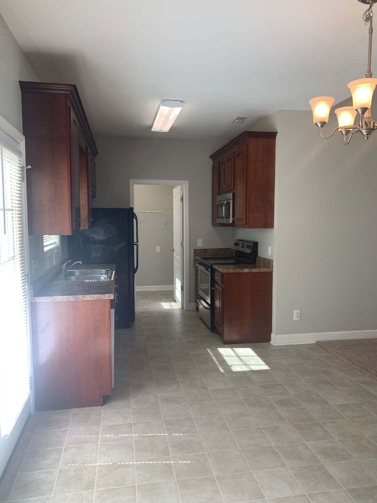 Bright and Open Floor Plan with Large Fenced in Yard! property image