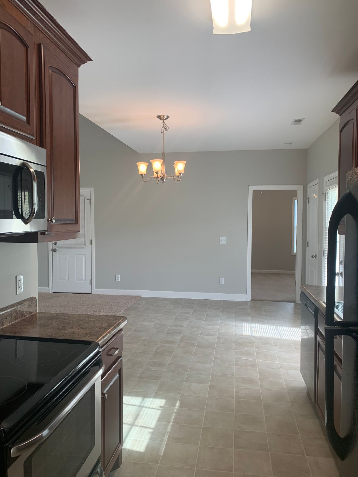 Bright and Open Floor Plan with Large Fenced in Yard! property image