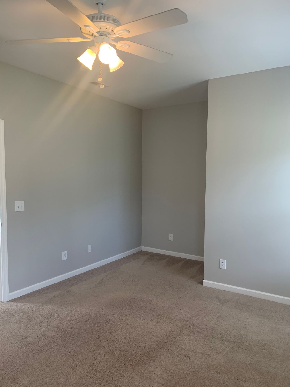 Bright and Open Floor Plan with Large Fenced in Yard! property image
