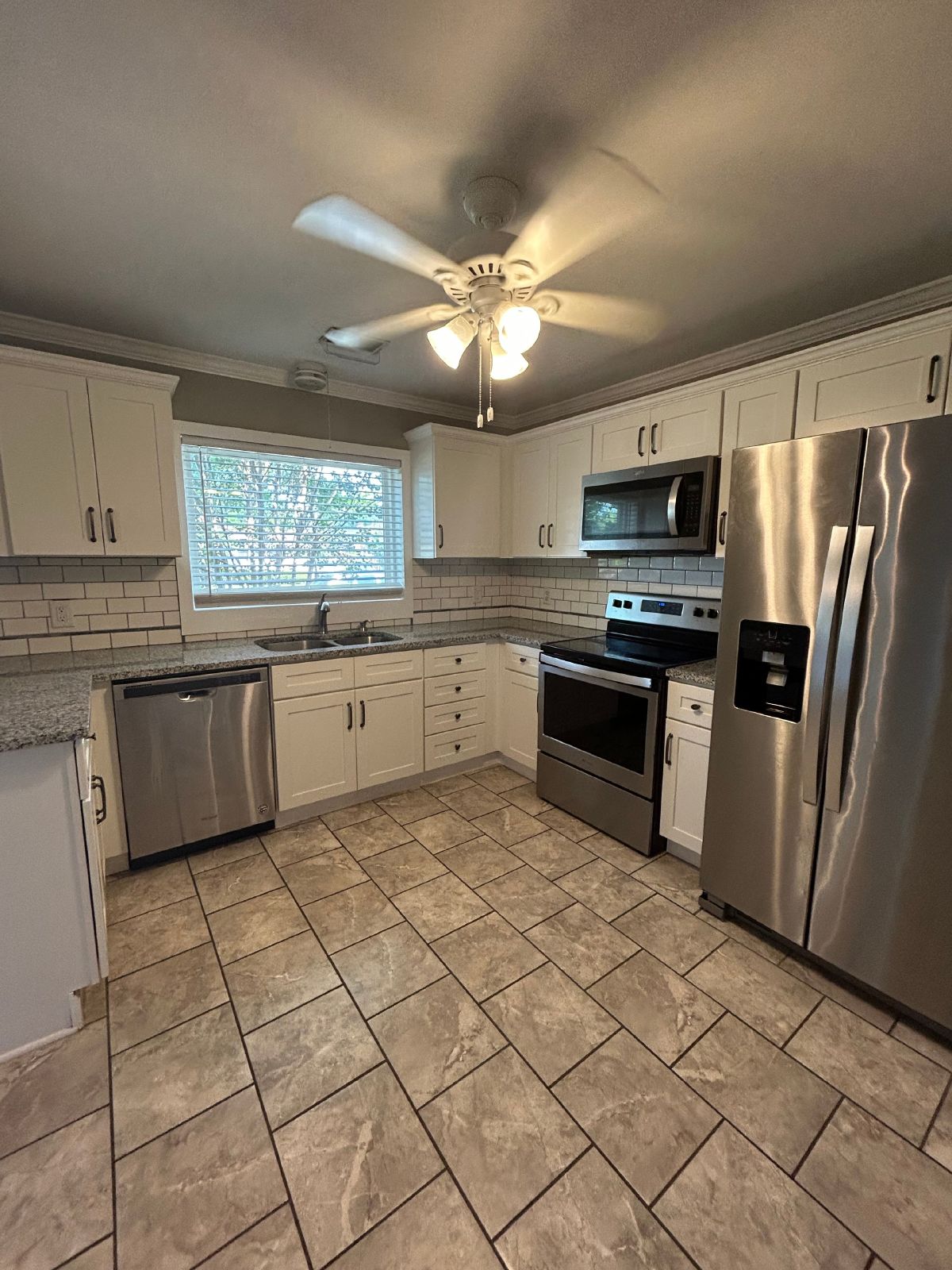 Charming Belvoir Home - 2 Bed, 1 Bath, 1 Car Garage, Fully Fenced Yard! property image