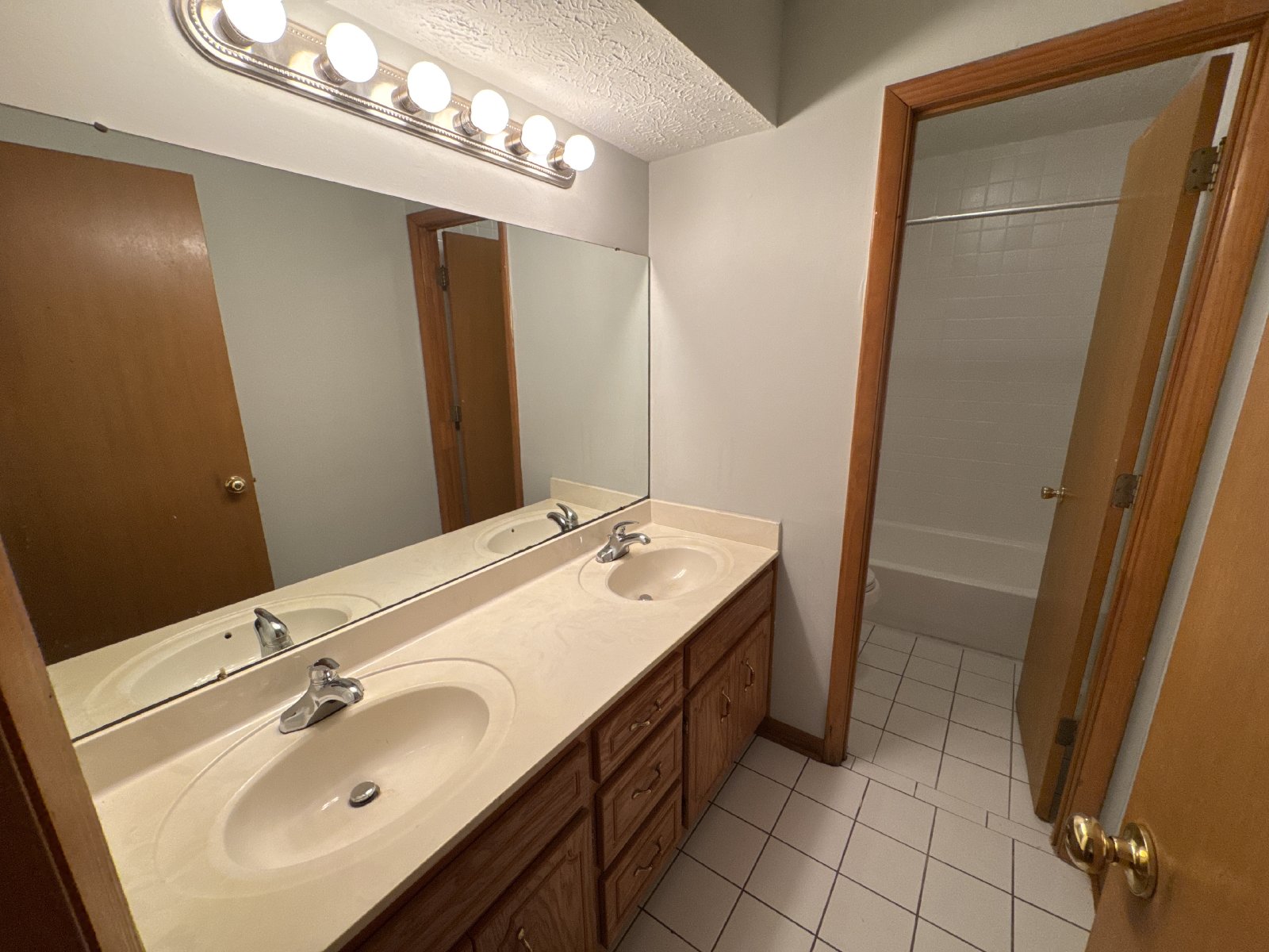 For Rent: 2 Bedroom | 1 Bath Duplex in South Nashville property image