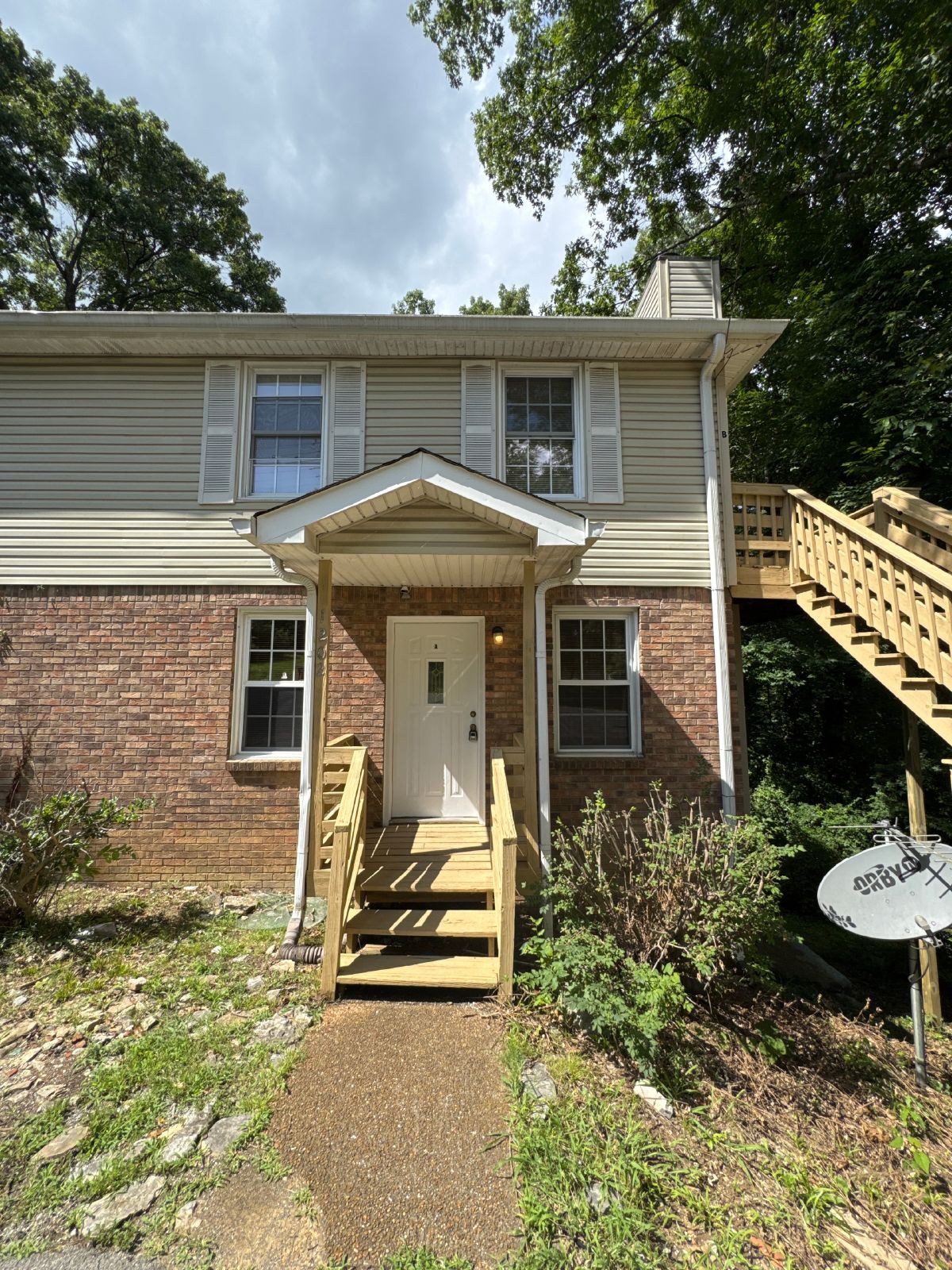 For Rent: 2 Bedroom | 1 Bath Duplex in South Nashville property image