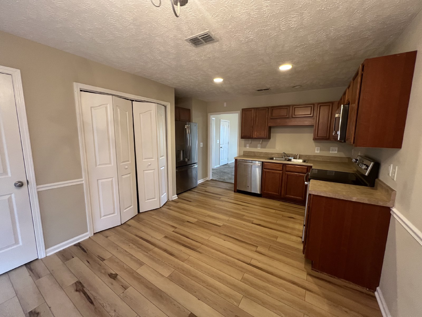 Cute 3 BR 2 Bath 1 Car Garage in Lake Forest Subdivision - Mowing Included! property image