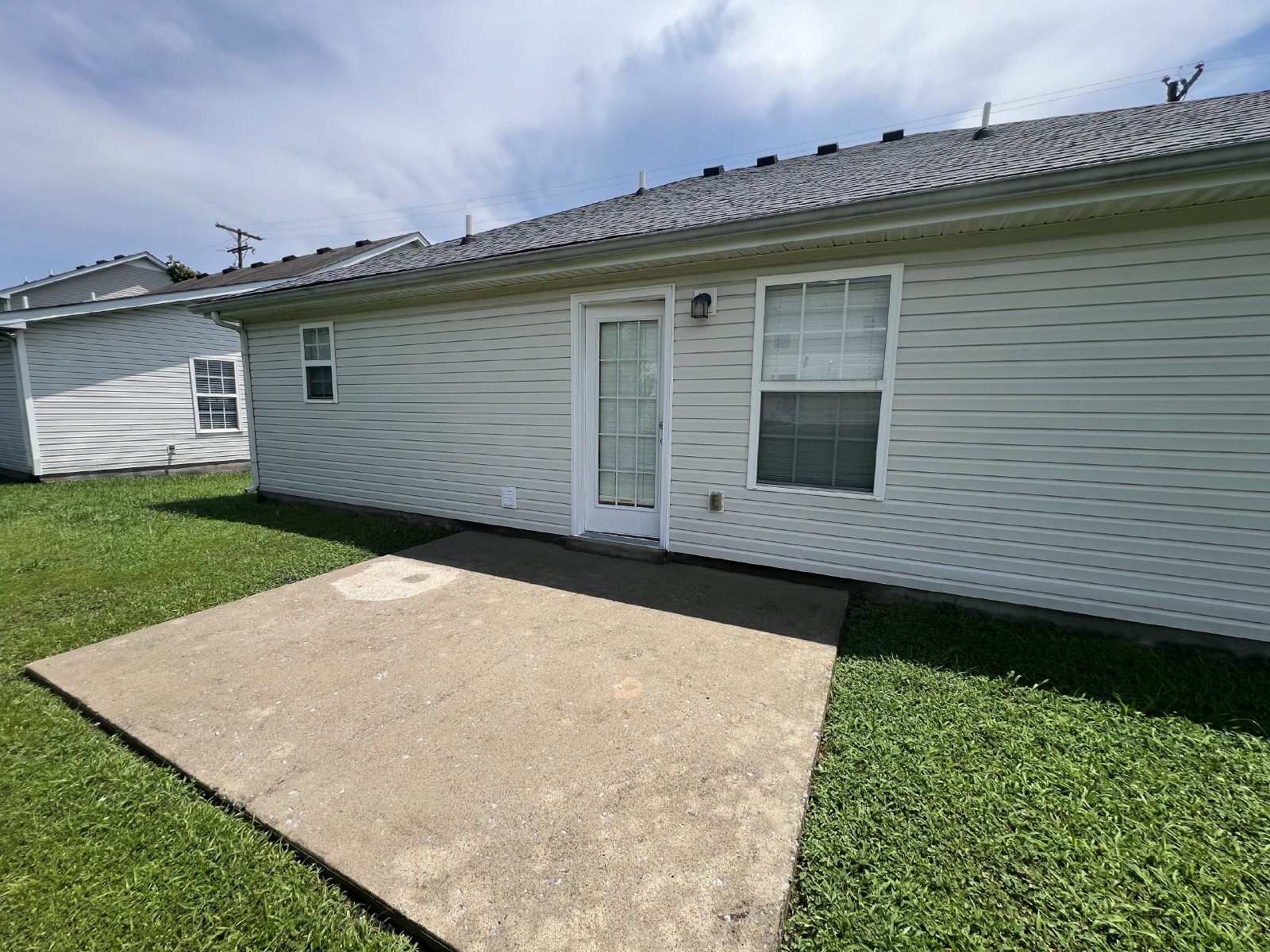 Cute 3 BR 2 Bath 1 Car Garage in Lake Forest Subdivision - Mowing Included! property image
