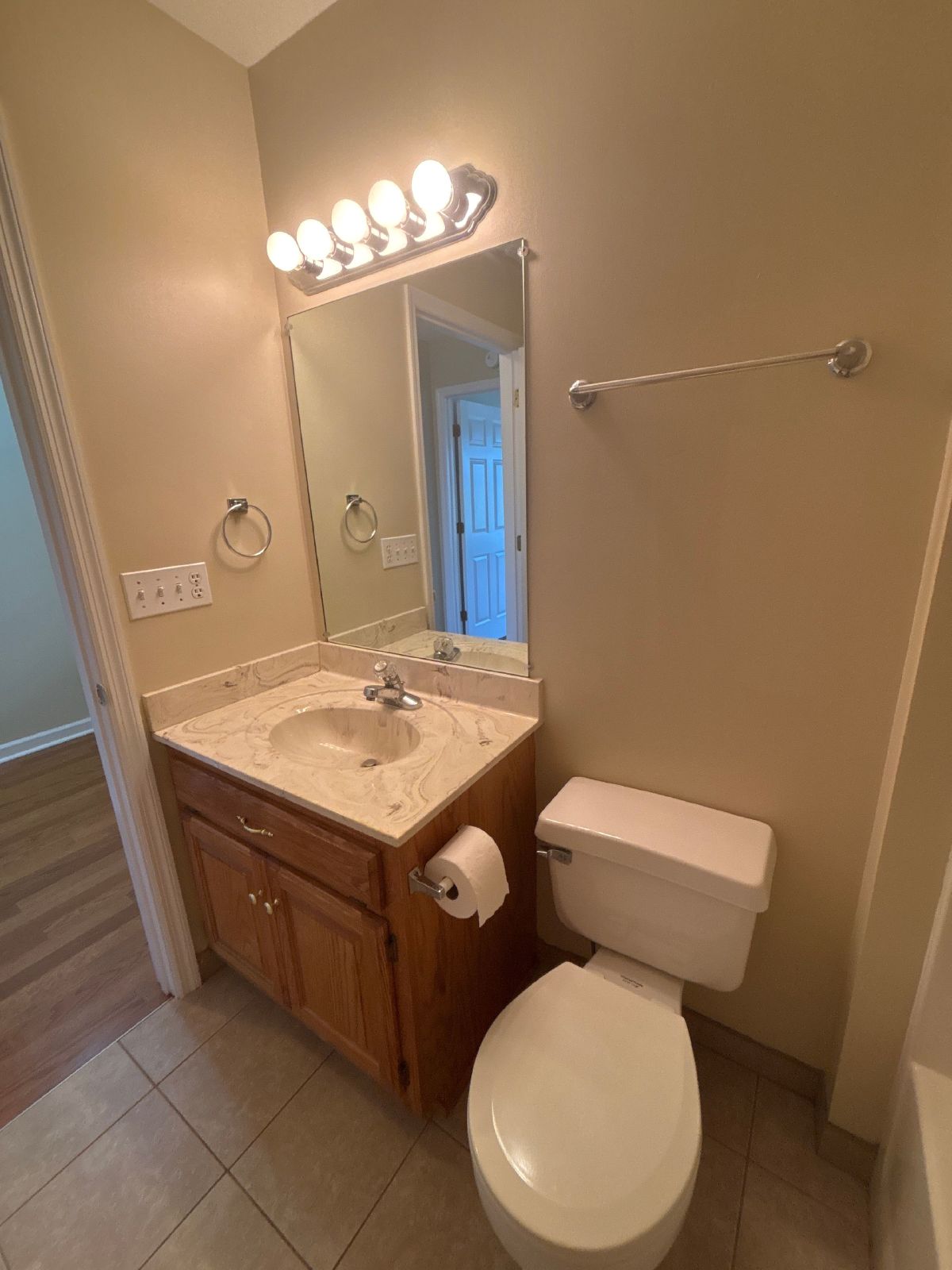 Adorable 3 Bedroom Townhome in the Center of Manchester! property image