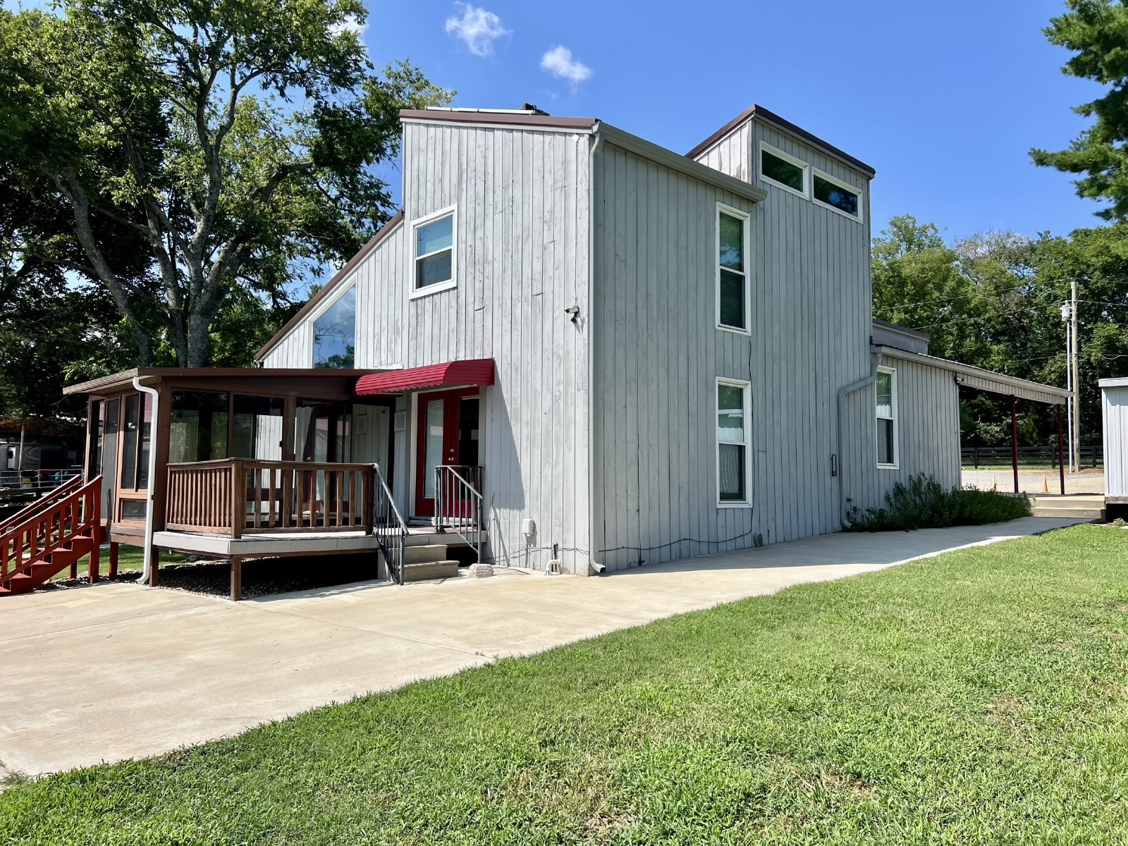 Cabin Style Home on Equestrian Farm *Private Pool* property image