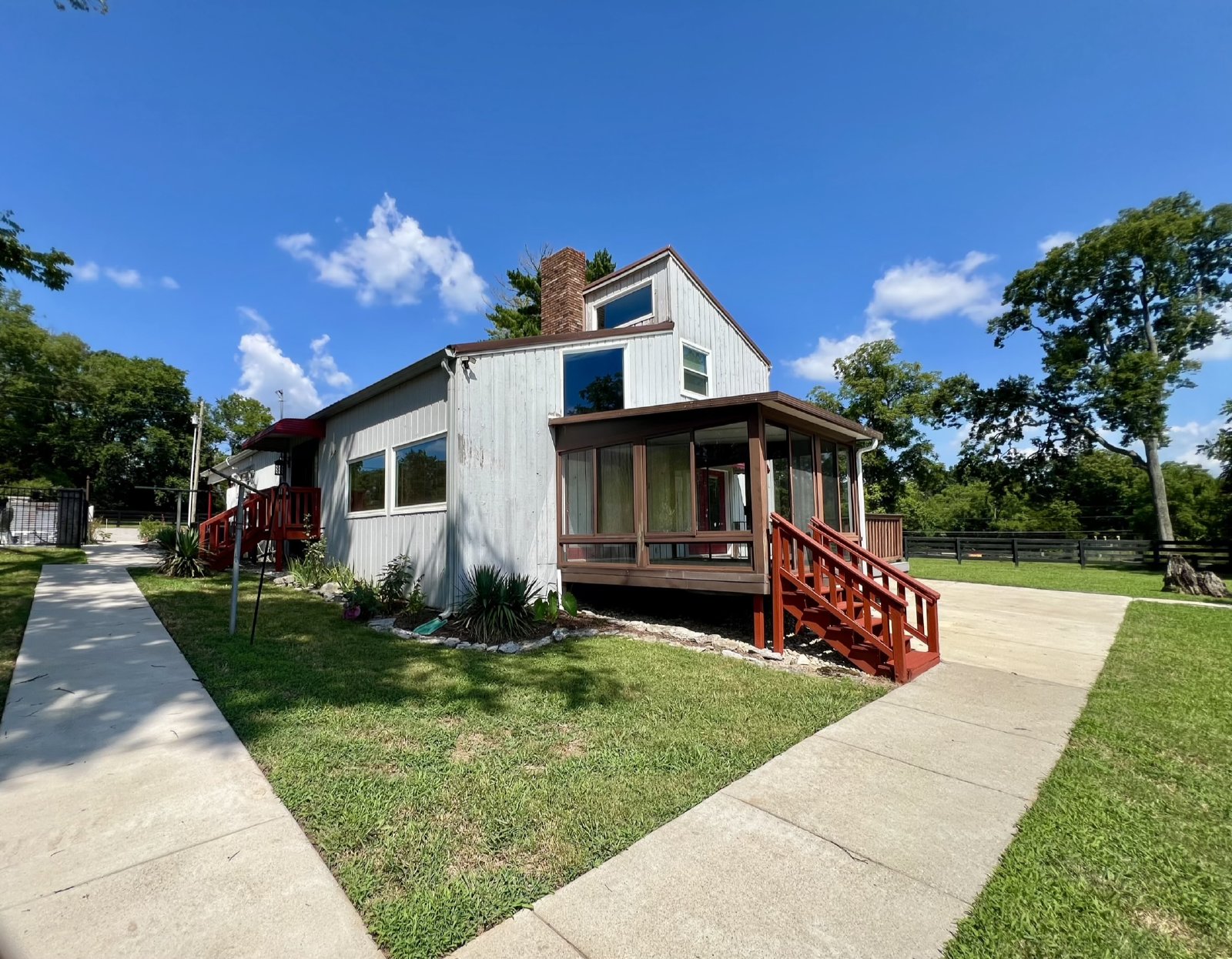 Cabin Style Home on Equestrian Farm *Private Pool* property image