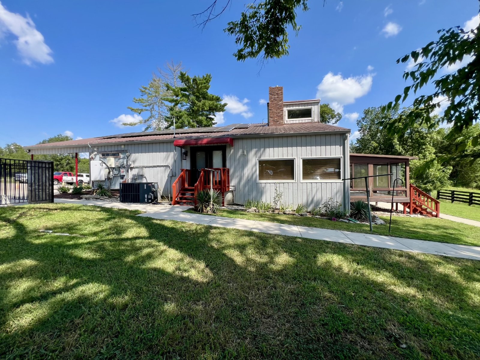 Cabin Style Home on Equestrian Farm *Private Pool* property image