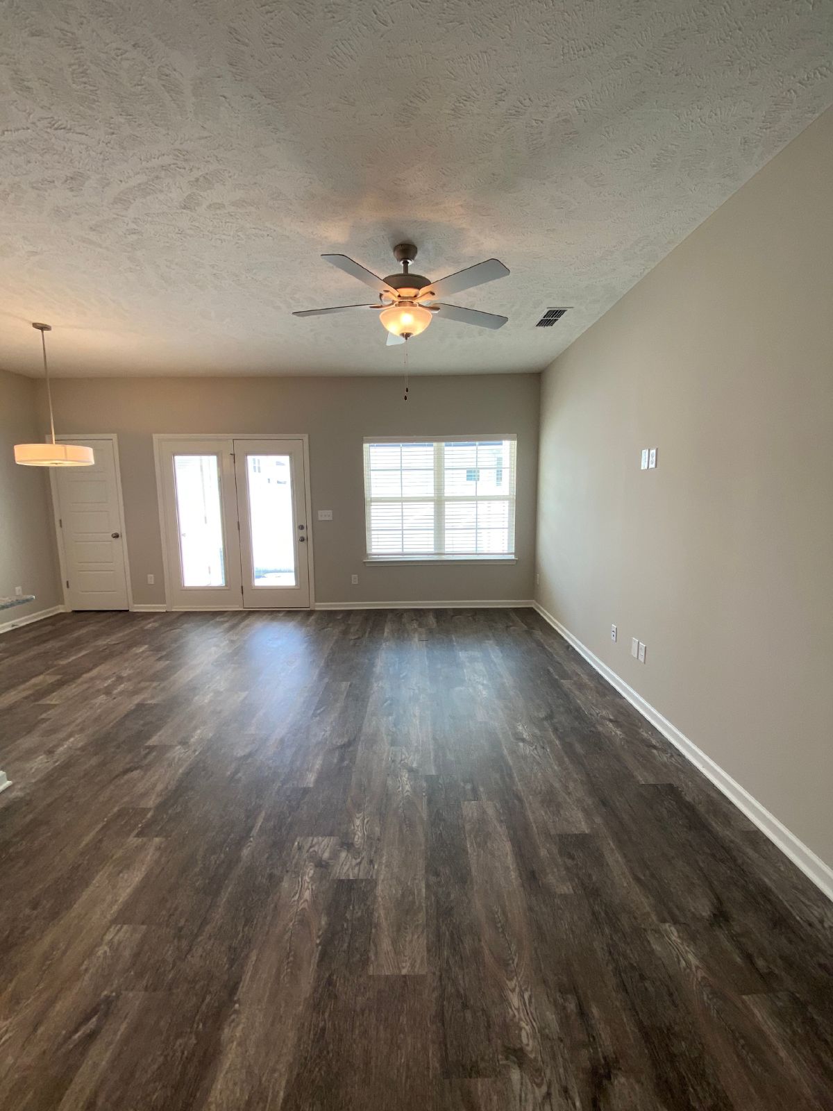 Beautiful 3 Bed 2.5 Bath Townhome In Murfreesboro property image