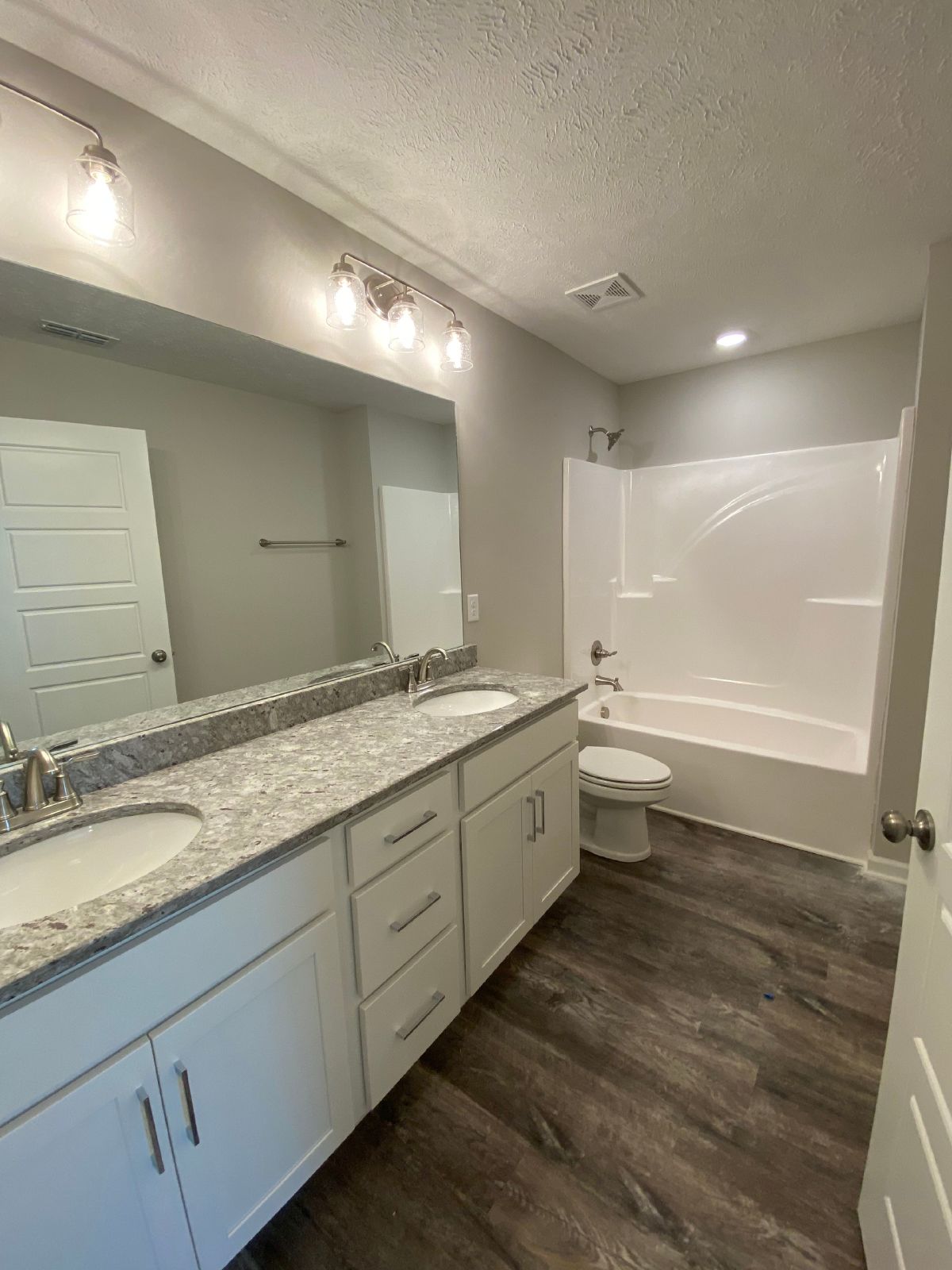 Beautiful 3 Bed 2.5 Bath Townhome In Murfreesboro property image