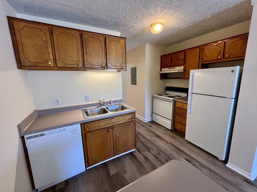 *END UNIT* 1 Bed/1 Bath Apt., Water Included property image