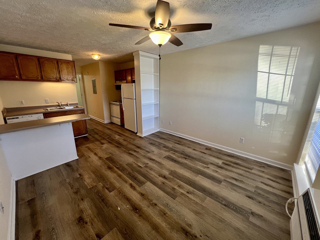 *END UNIT* 1 Bed/1 Bath Apt., Water Included property image