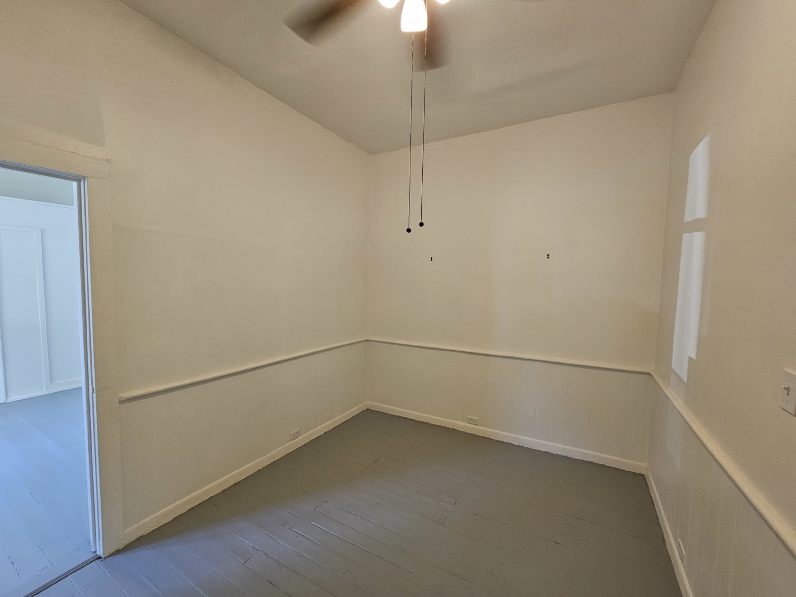 Cozy Unit in Walking Distance From Downtown property image