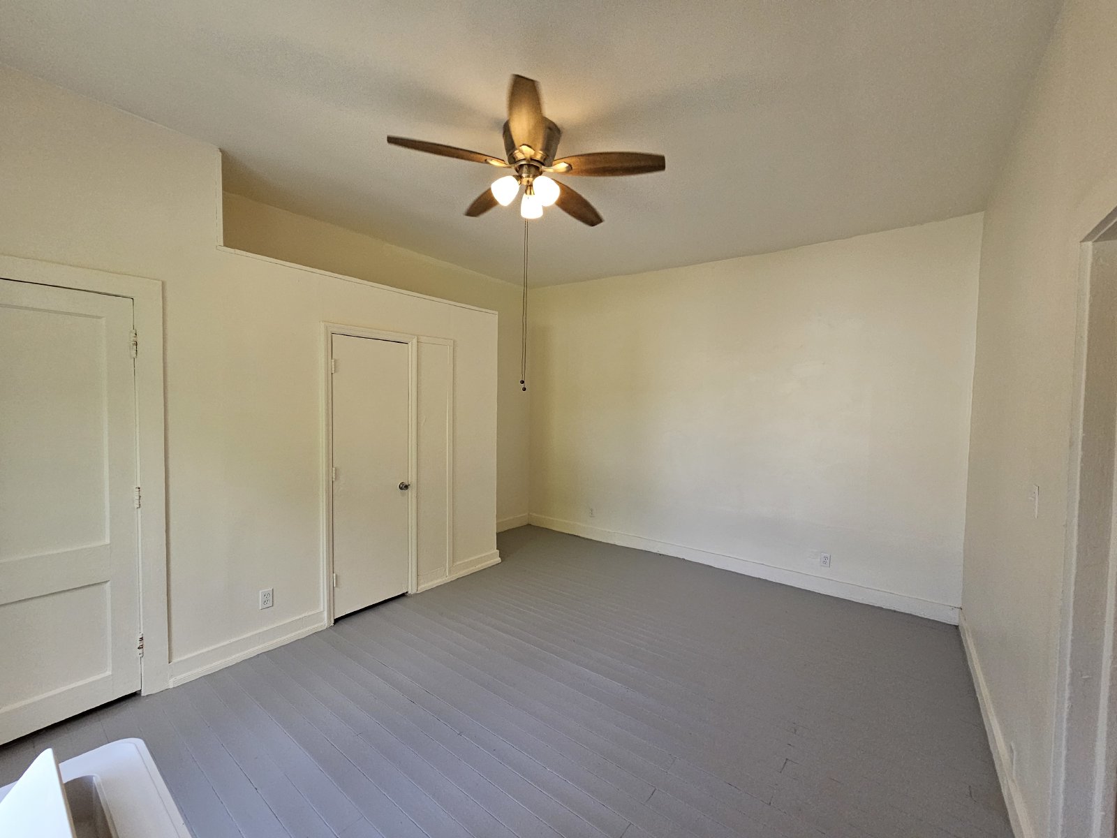 Cozy Unit in Walking Distance From Downtown property image
