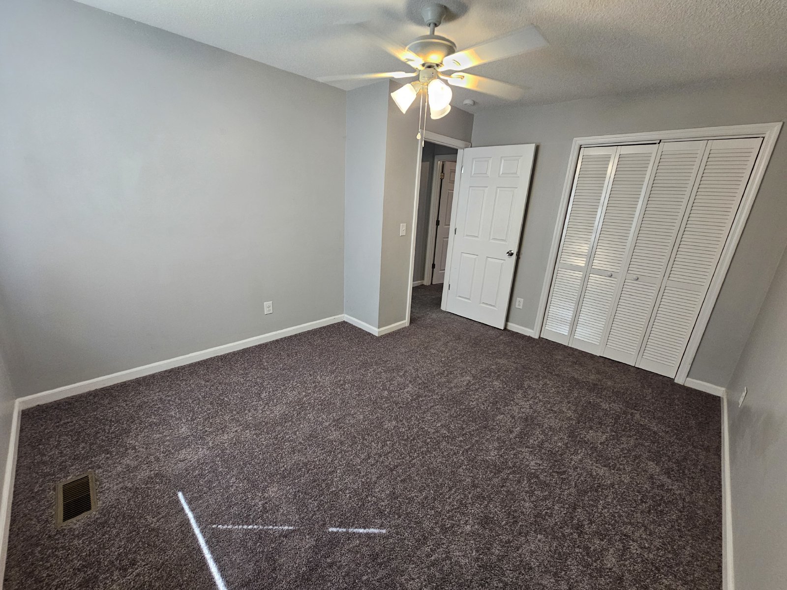 Spacious 2-Story Duplex in Tullahoma! property image