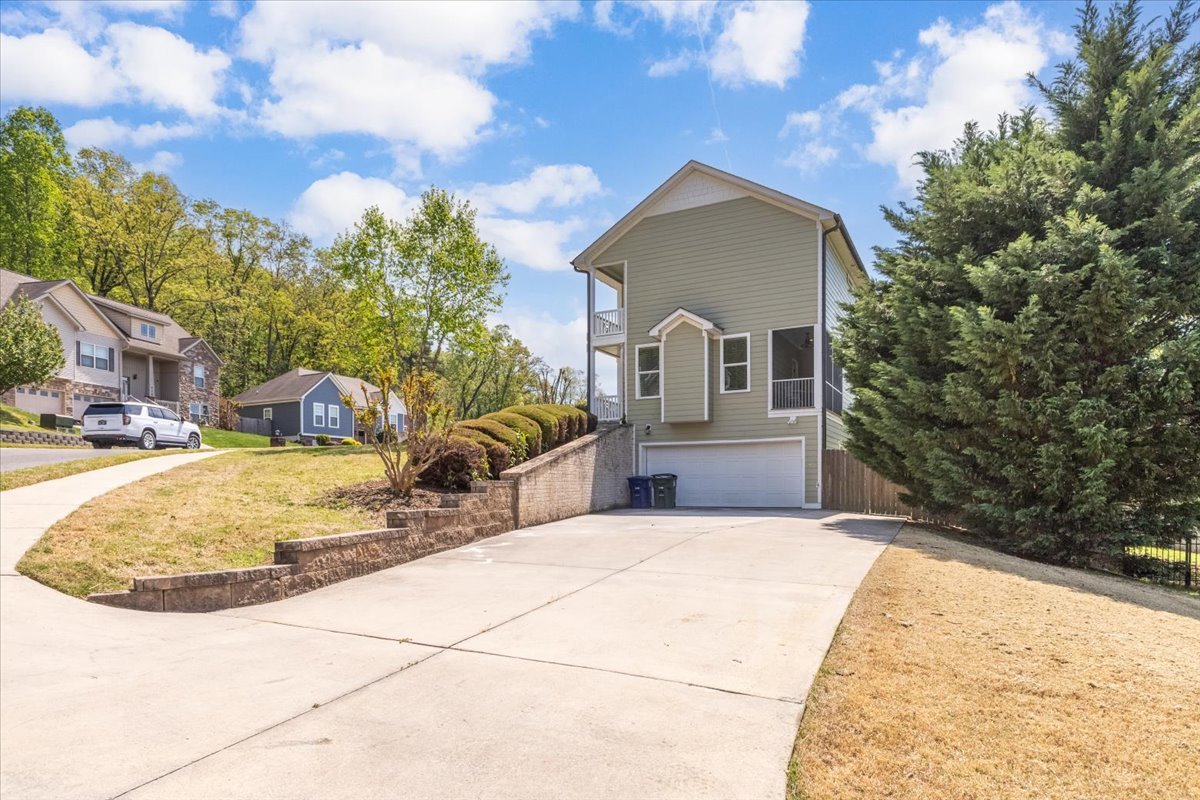 Stunning Home w Million Dollar Views! 4 Beds, 3 Baths, 2 Car Garage, Fireplace & Fenced Yard property image