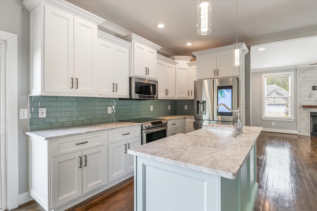 Stunning Home w Million Dollar Views! 4 Beds, 3 Baths, 2 Car Garage, Fireplace & Fenced Yard property image