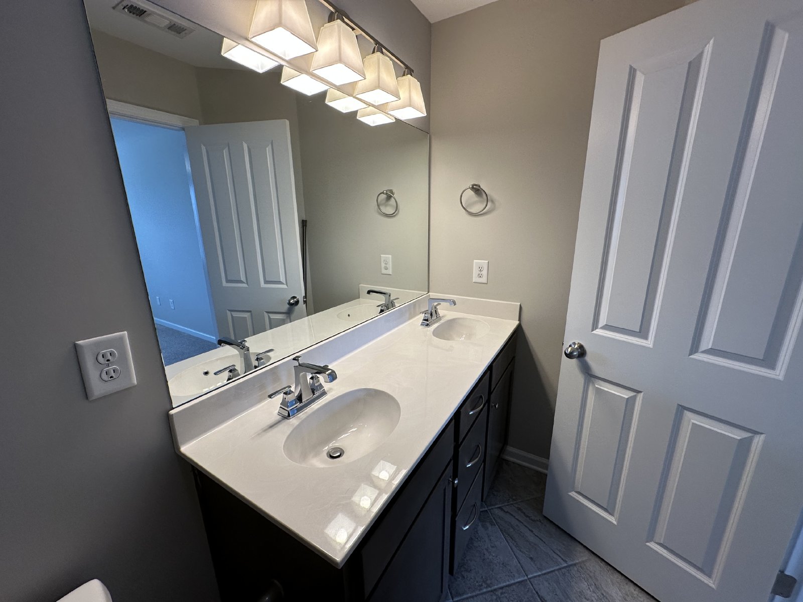 Amazing 3 Bed 2.5 Bath Townhome in Spring Hill property image