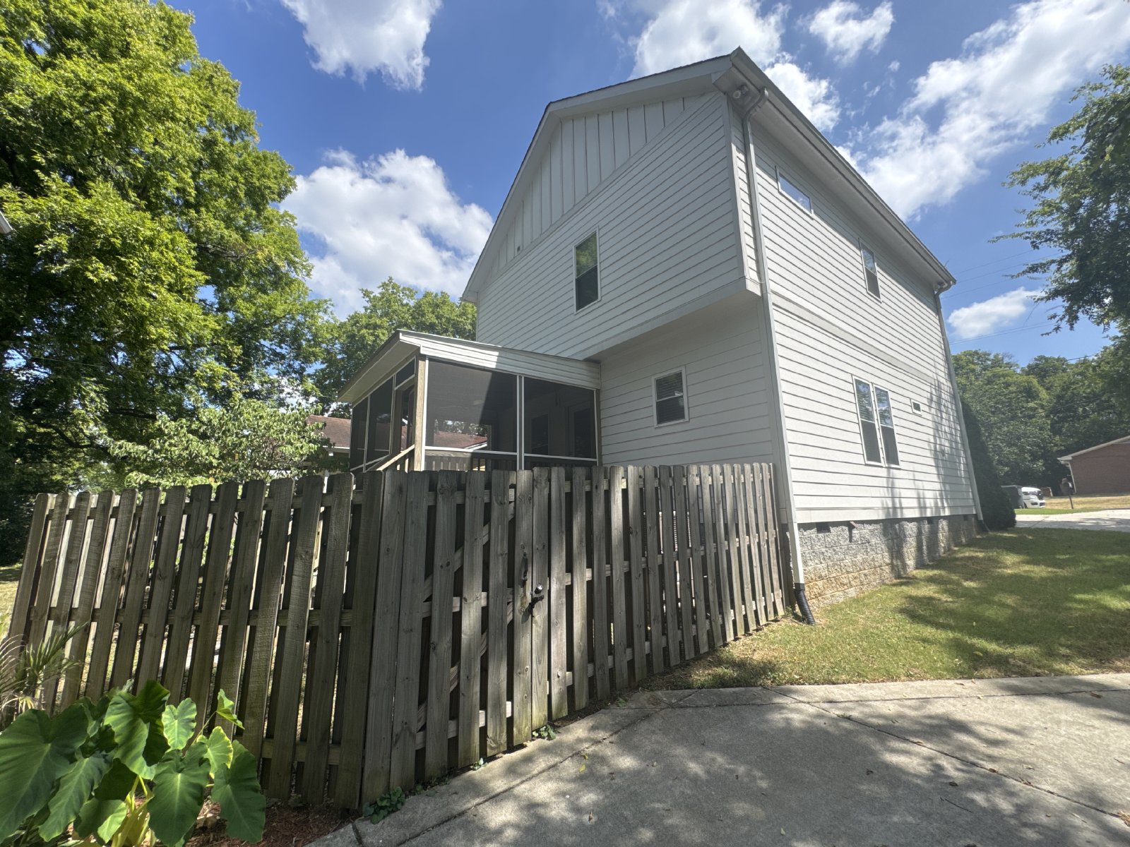 Newer Construction with Open Floor Plan in One of Nashville’s Hottest Areas! property image