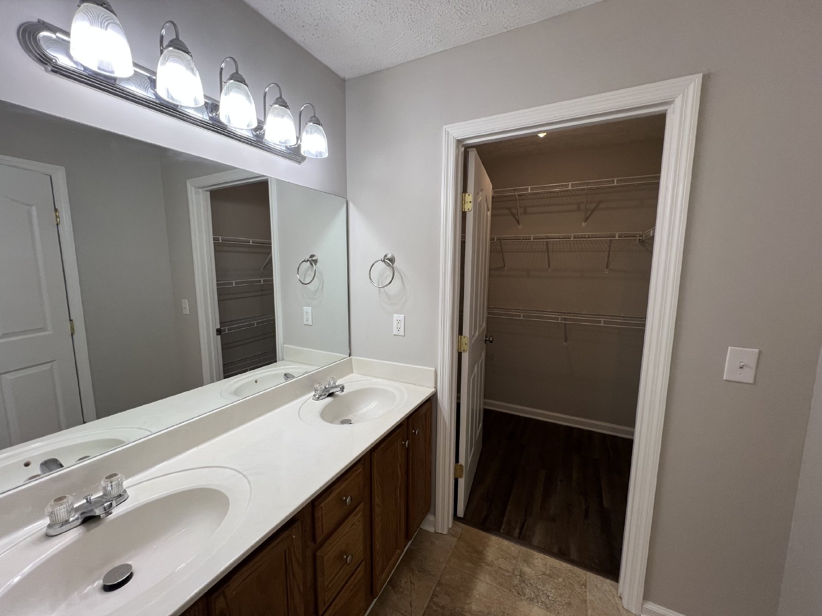 Spacious 4 Bedroom 2.5 Bath Available Now in Murfreesboro! property image