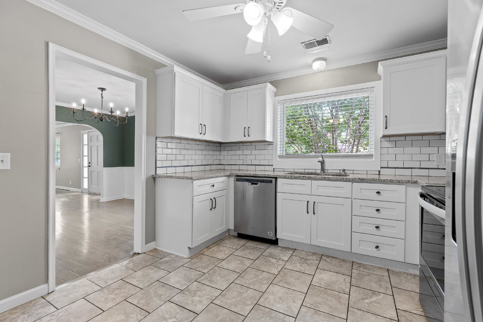 Charming Belvoir Home - 2 Bed, 1 Bath, 1 Car Garage, Fully Fenced Yard! property image