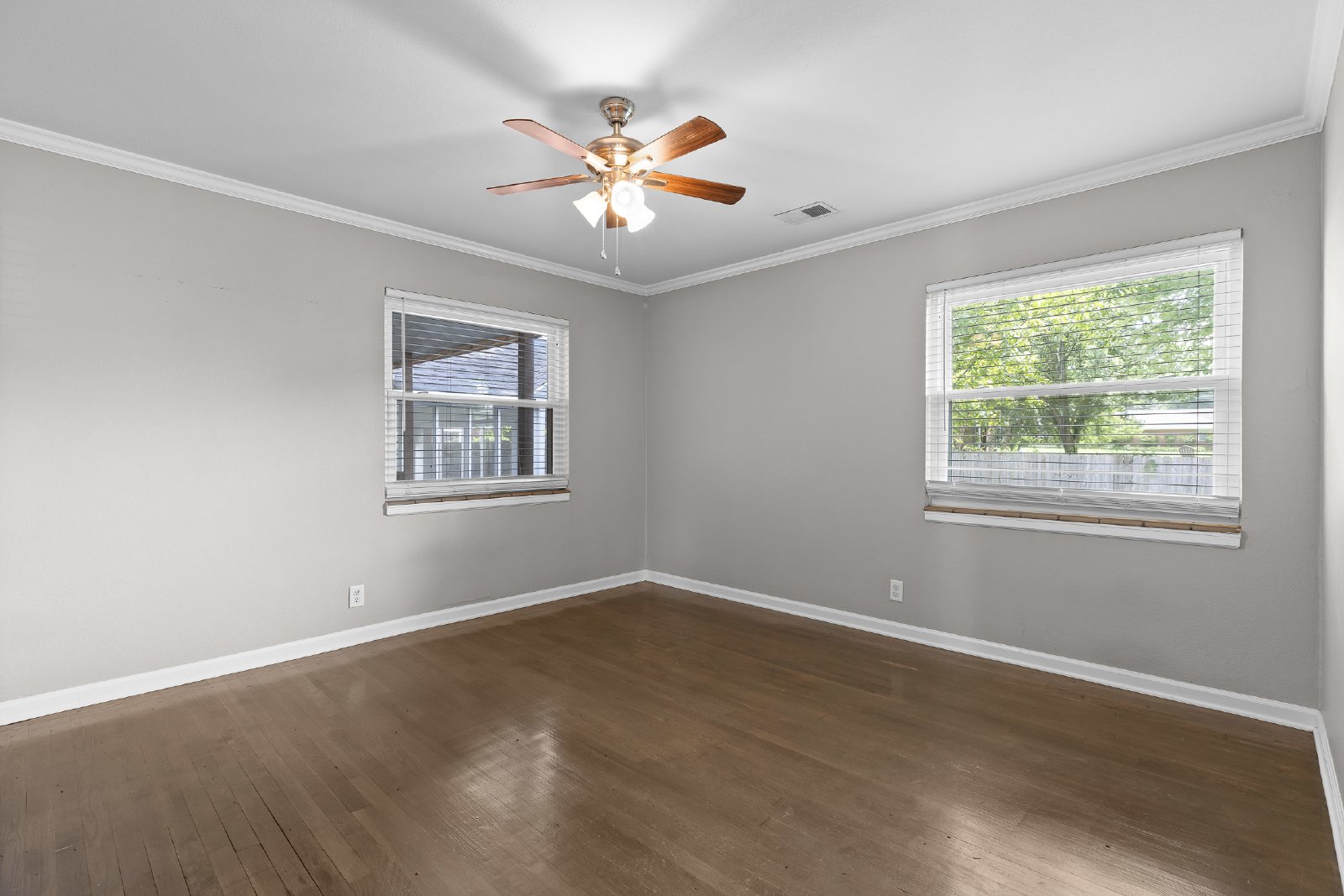 Charming Belvoir Home - 2 Bed, 1 Bath, 1 Car Garage, Fully Fenced Yard! property image