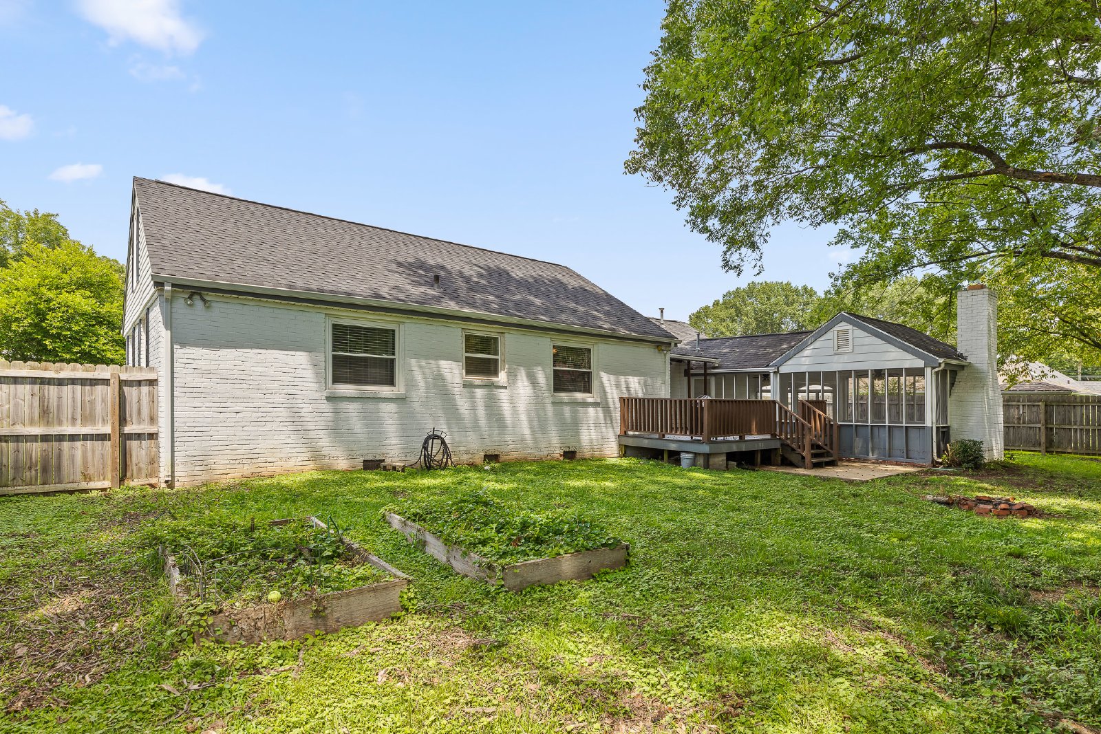 Charming Belvoir Home - 2 Bed, 1 Bath, 1 Car Garage, Fully Fenced Yard! property image