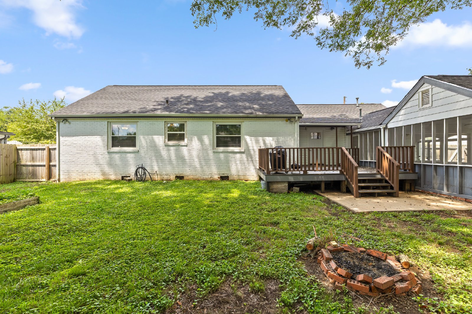 Charming Belvoir Home - 2 Bed, 1 Bath, 1 Car Garage, Fully Fenced Yard! property image