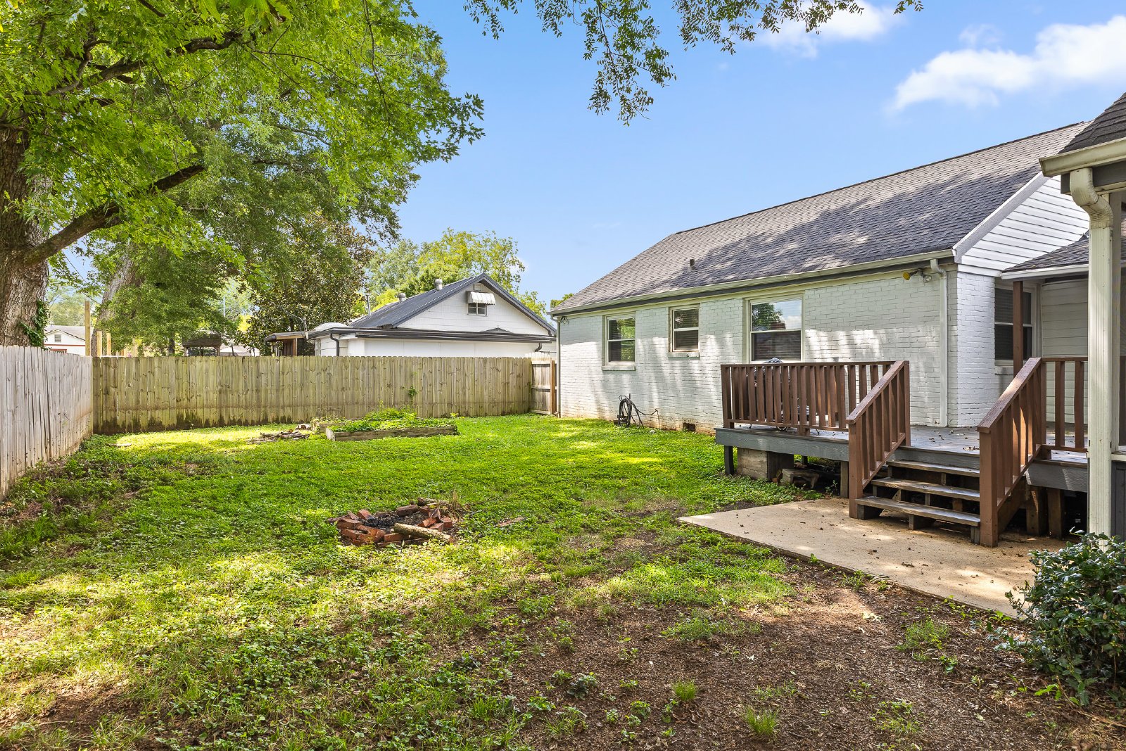 Charming Belvoir Home - 2 Bed, 1 Bath, 1 Car Garage, Fully Fenced Yard! property image