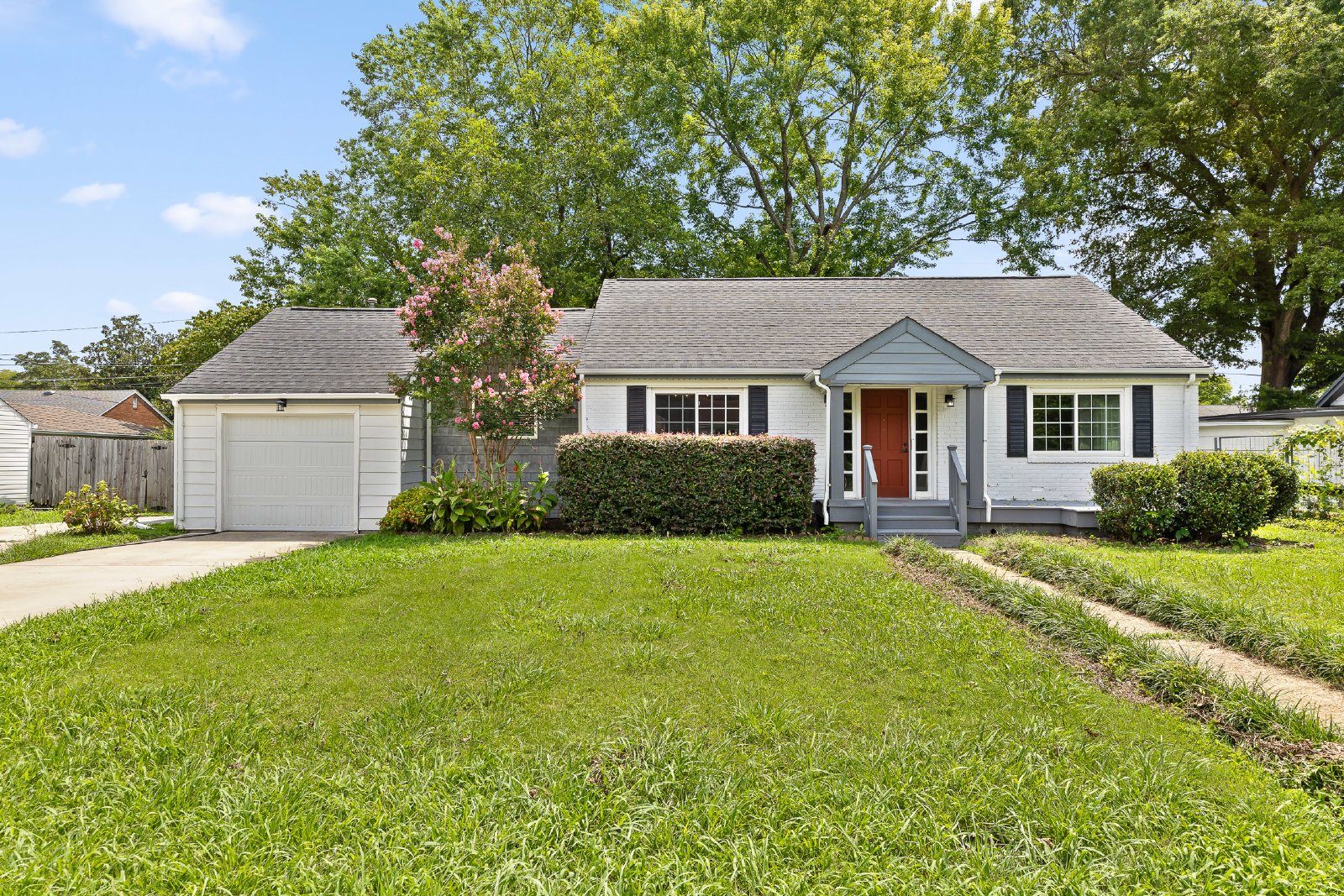 Charming Belvoir Home - 2 Bed, 1 Bath, 1 Car Garage, Fully Fenced Yard! property image