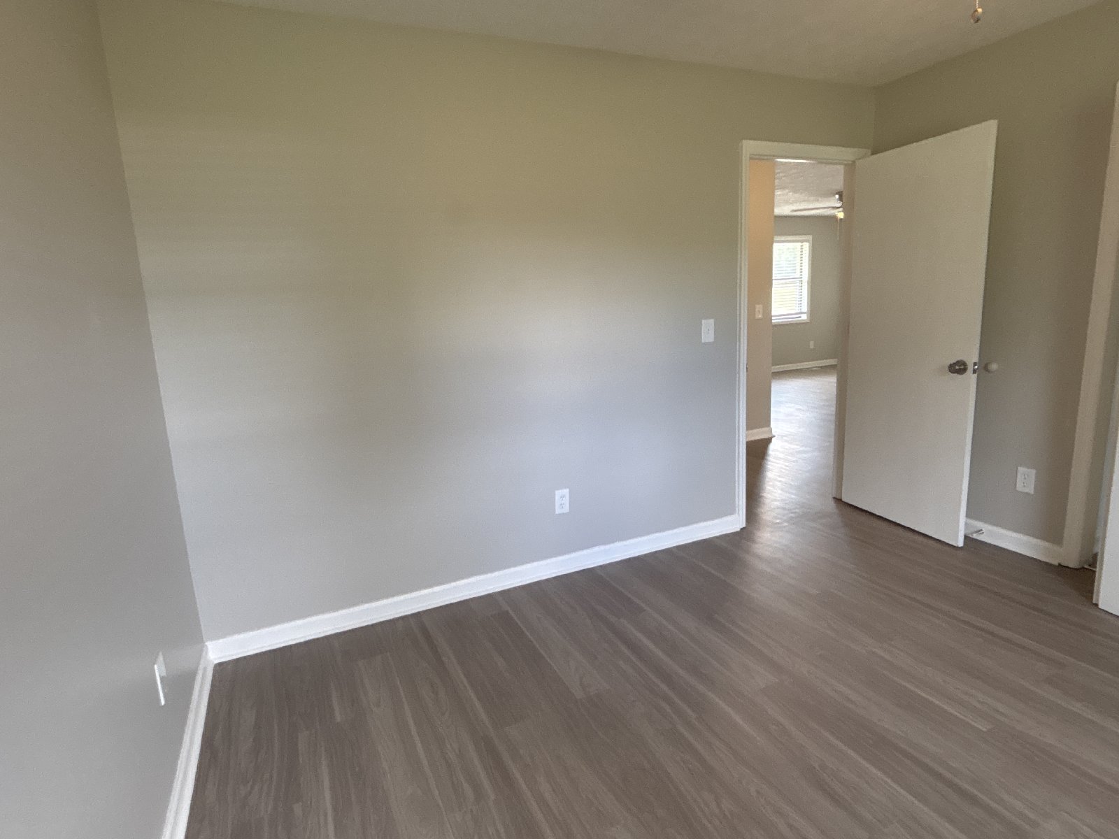 Freshly Renovated 2 Bedroom Duplex in Manchester!... property image