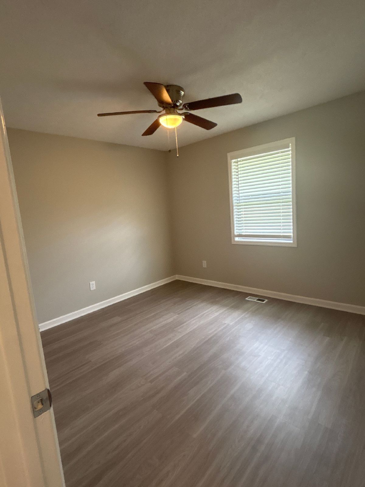 Freshly Renovated 2 Bedroom Duplex in Manchester!... property image