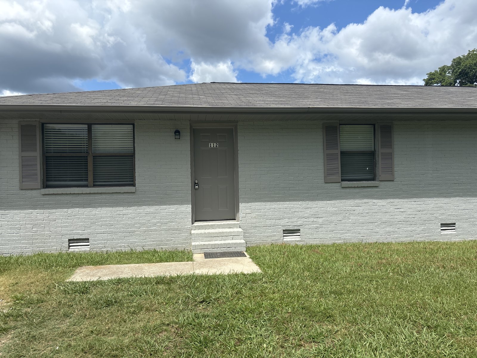Freshly Renovated 2 Bedroom Duplex in Manchester!... property image