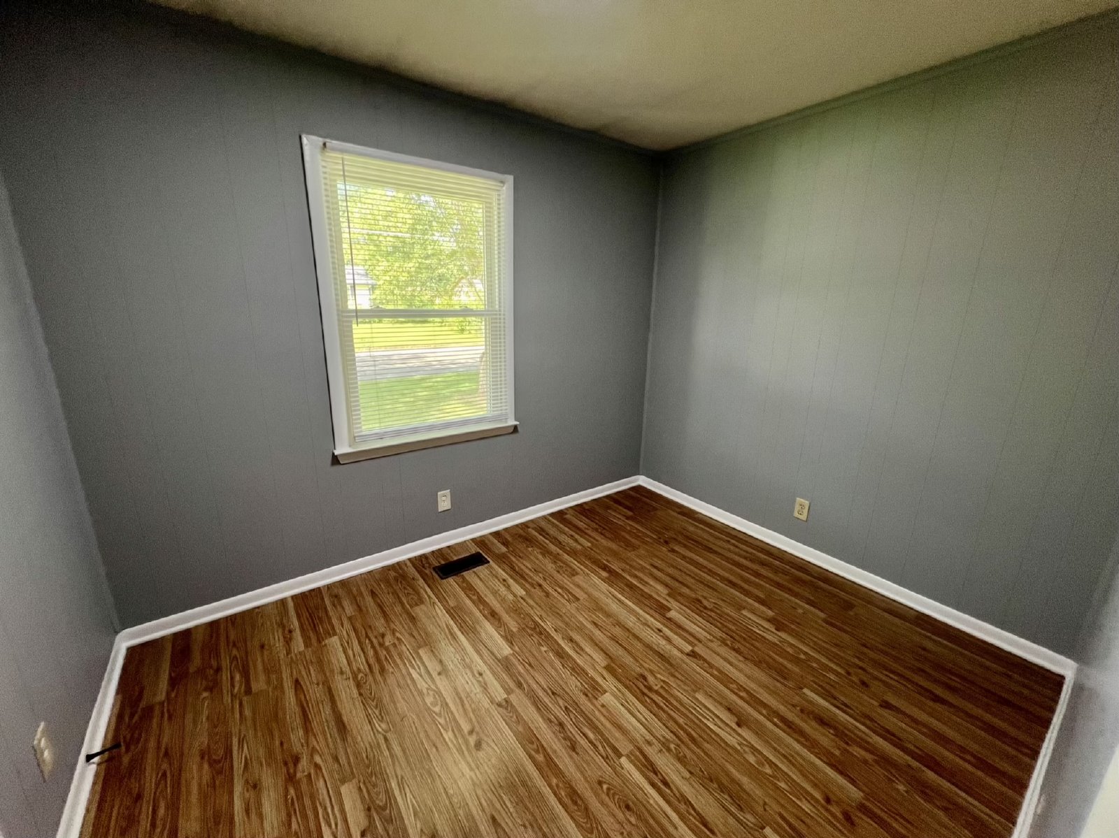 3 Bed 1 Bath Ranch Style Home in Murfreesboro, With Storage Building property image