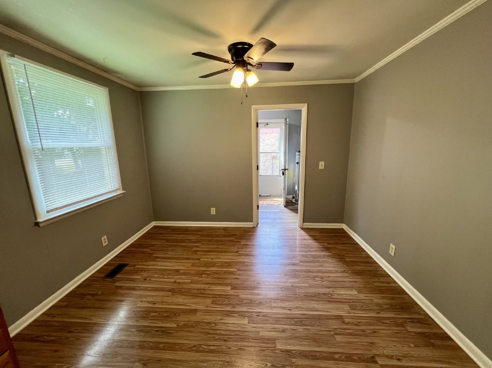 3 Bed 1 Bath Ranch Style Home in Murfreesboro, With Storage Building property image
