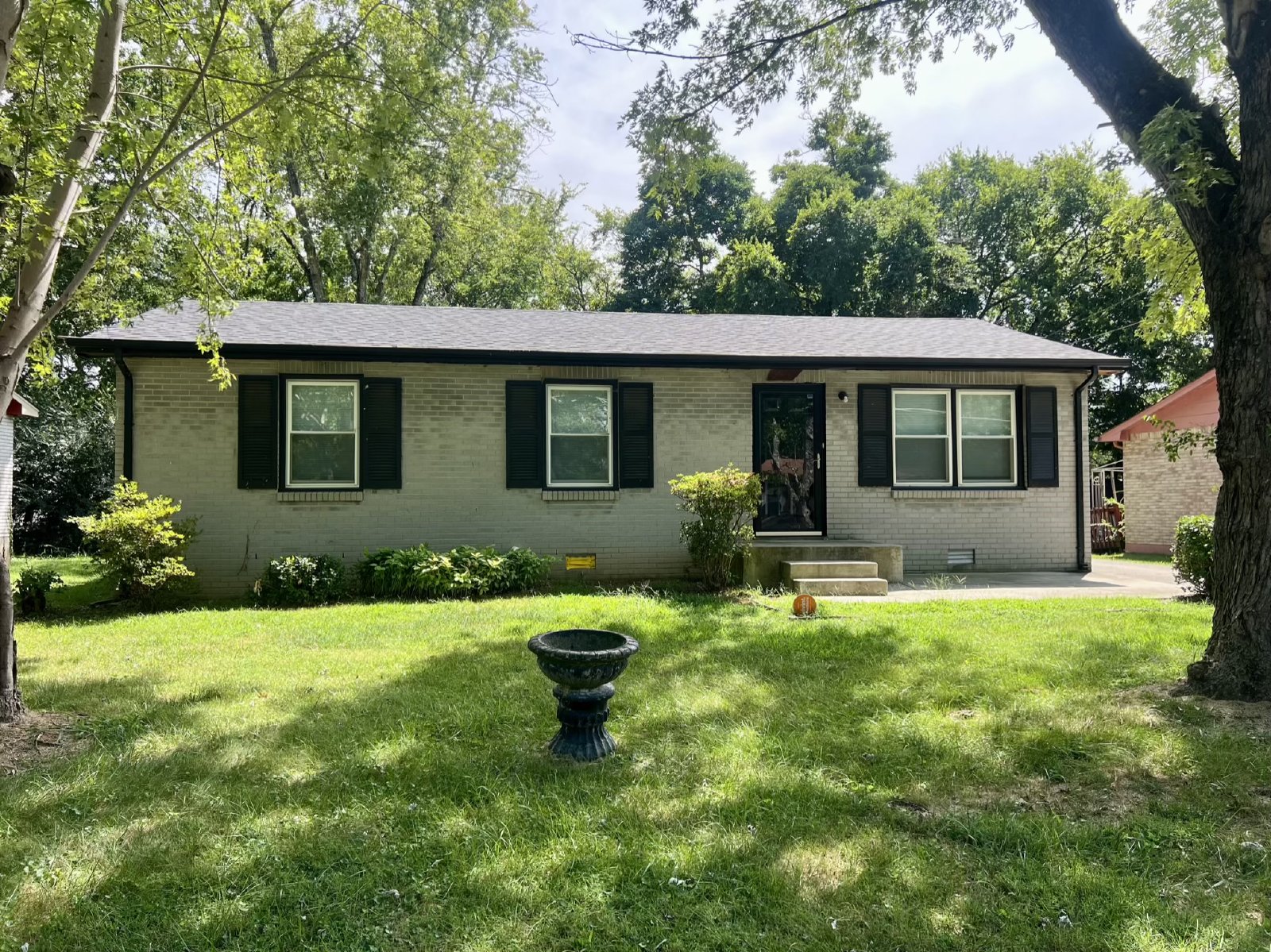 3 Bed 1 Bath Ranch Style Home in Murfreesboro, With Storage Building property image