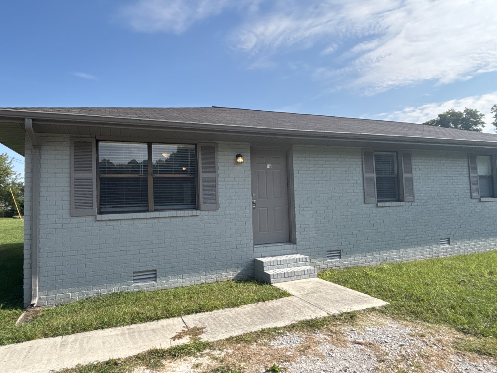 Renovated 2 Bedroom Duplex in Manchester! property image