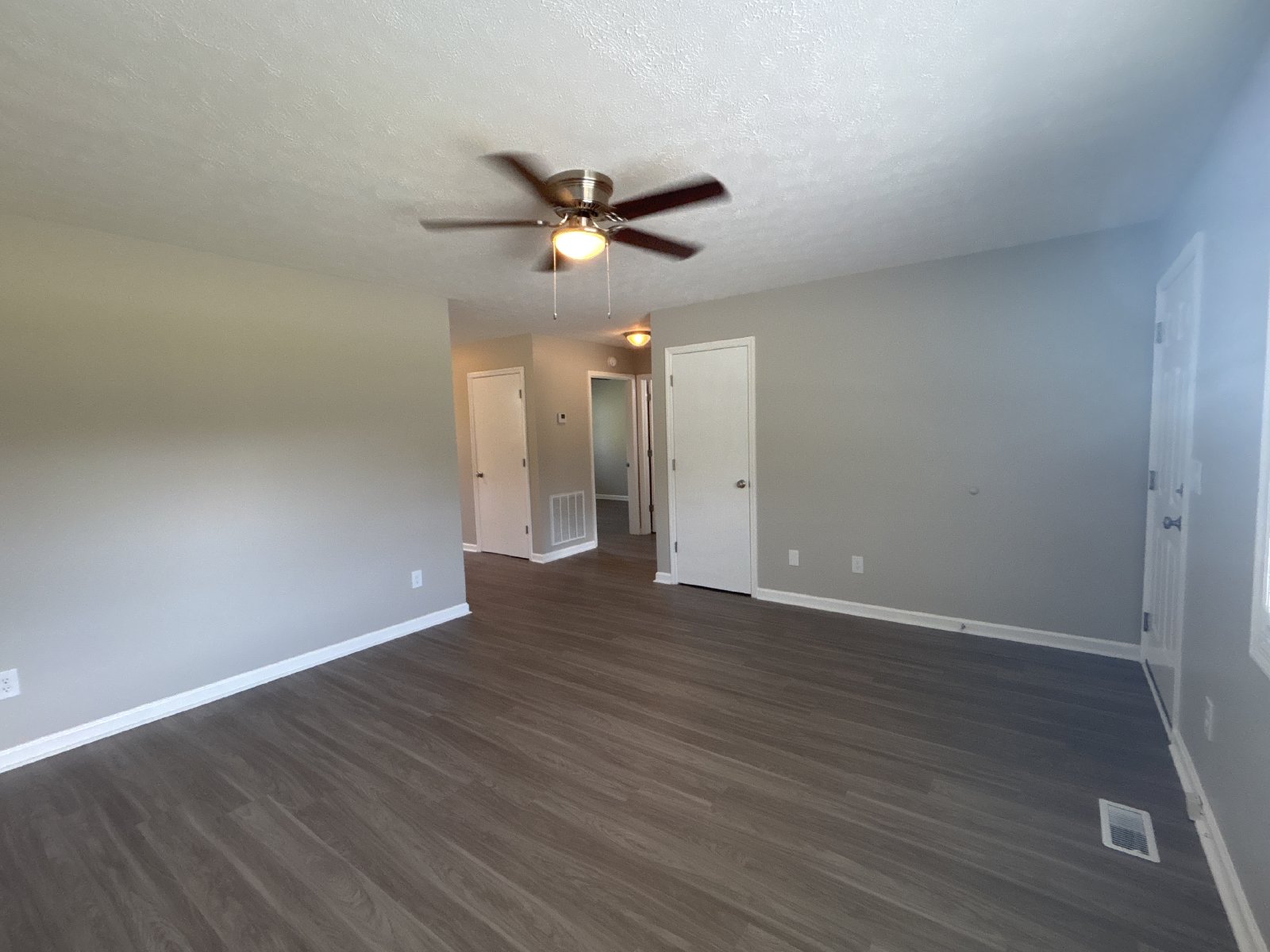 Renovated 2 Bedroom Duplex in Manchester! property image