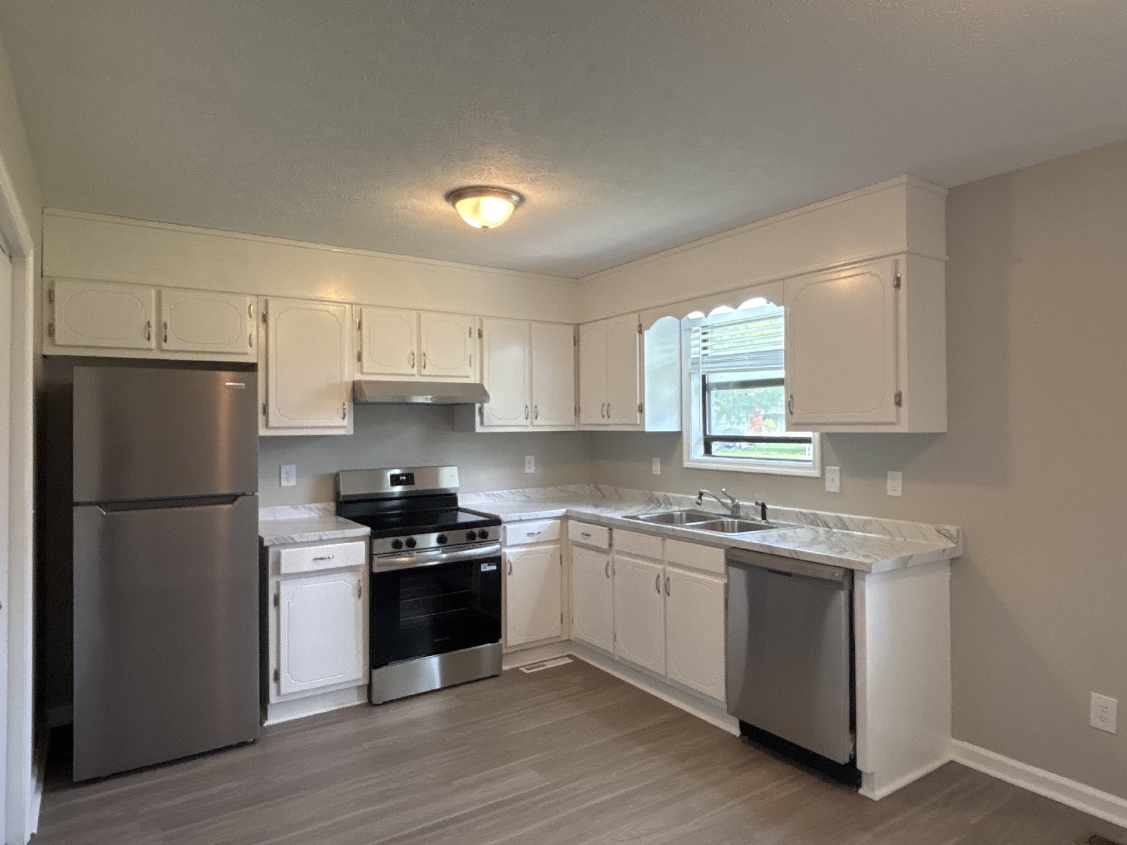 Renovated 2 Bedroom Duplex in Manchester! property image