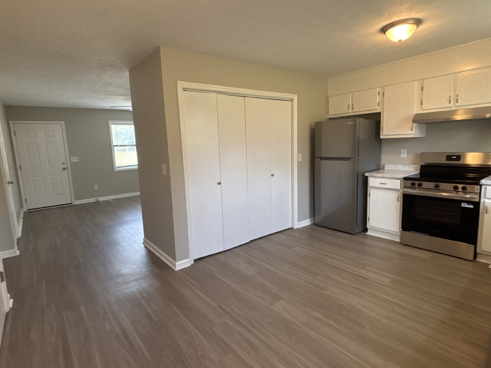Renovated 2 Bedroom Duplex in Manchester! property image