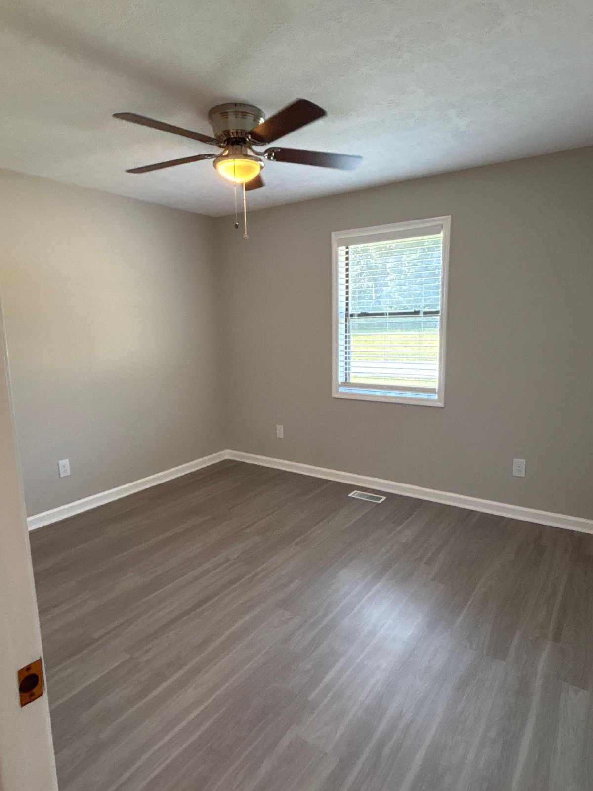 Renovated 2 Bedroom Duplex in Manchester! property image