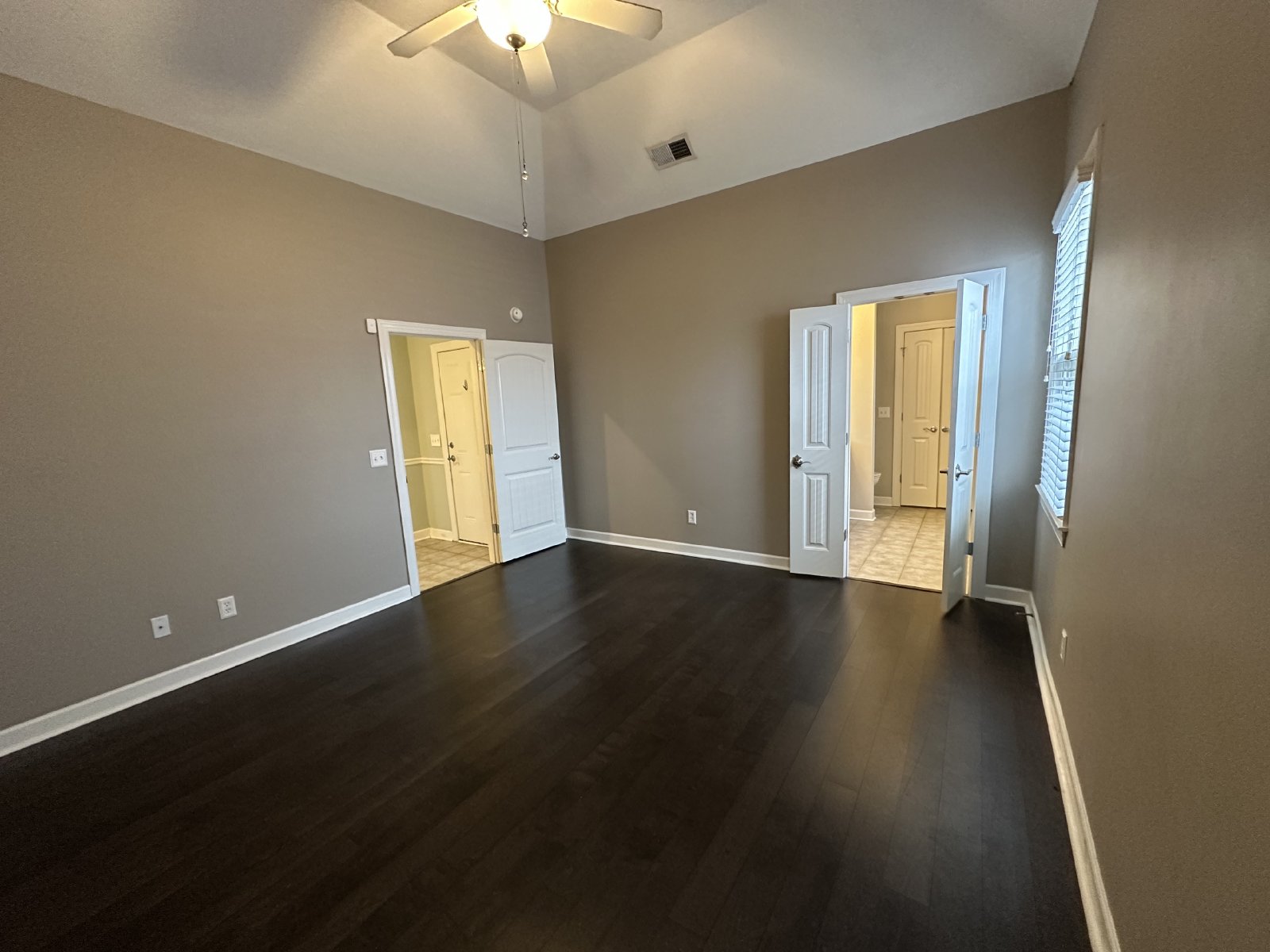 Beautiful 4 Bed 3 Bath House In Murfreesboro property image