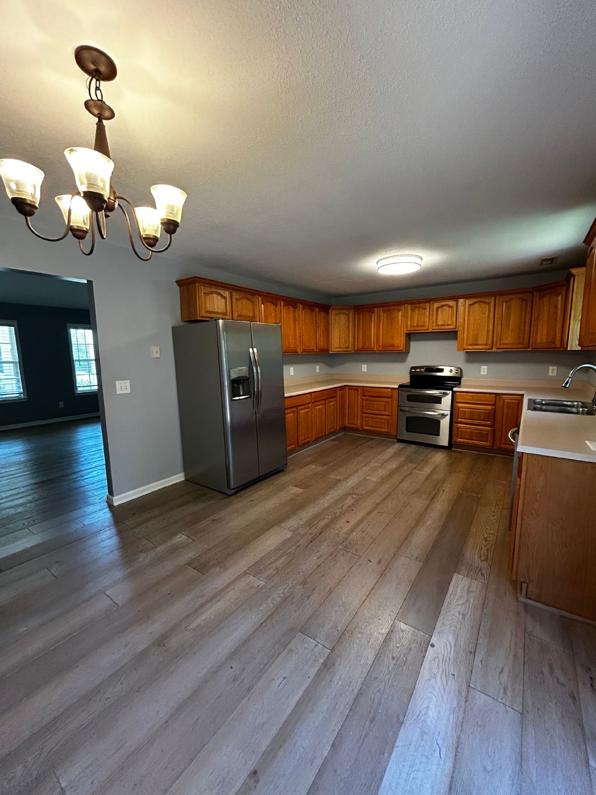 3 Beds, 2 Baths, HUGE Basement Garage in Charming Neighborhood! property image
