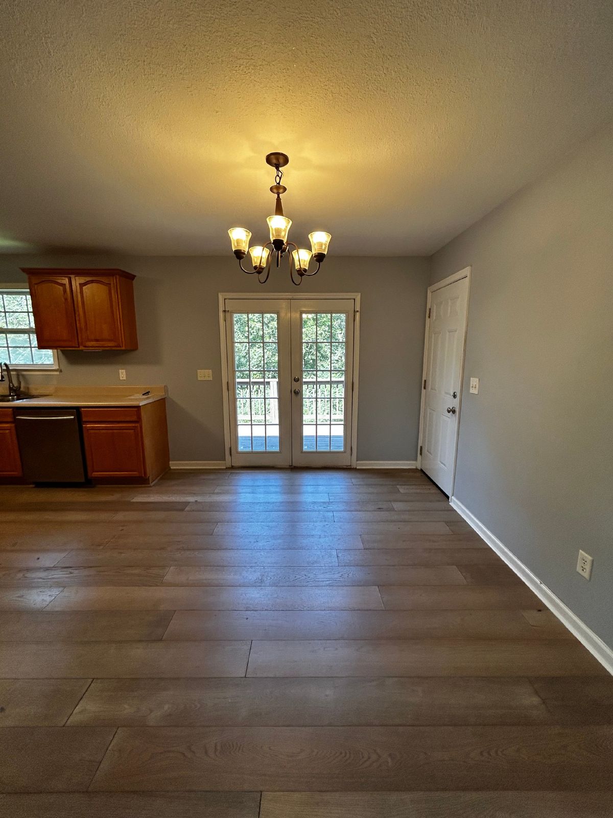3 Beds, 2 Baths, HUGE Basement Garage in Charming Neighborhood! property image