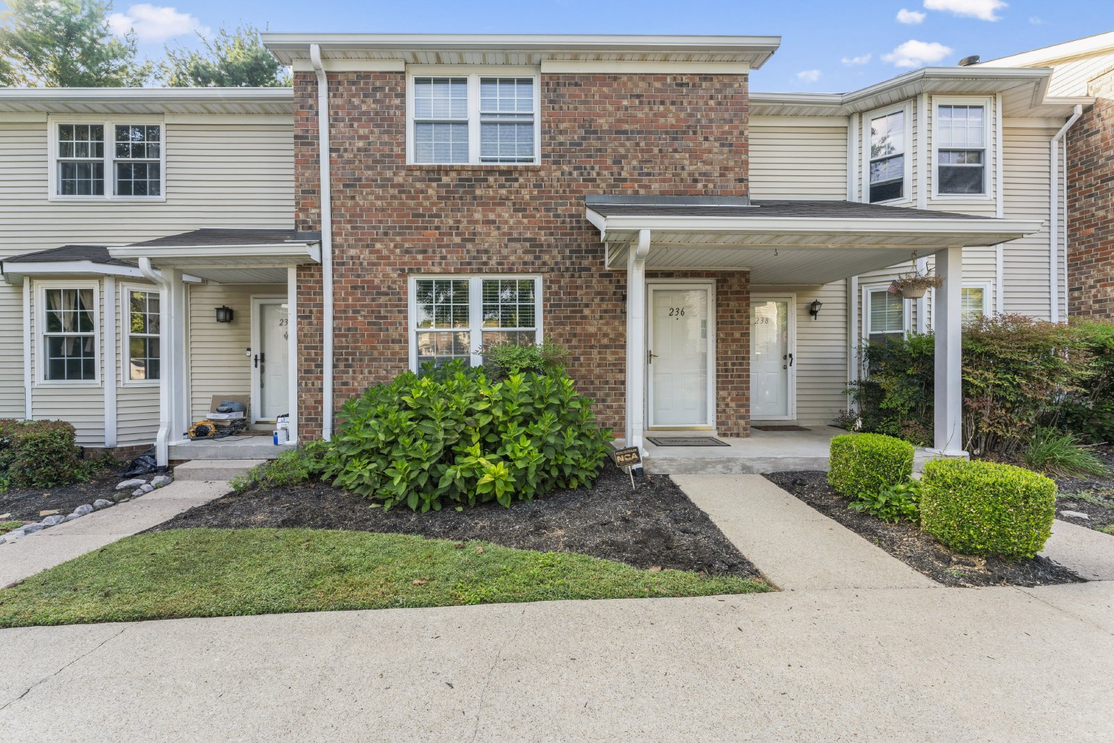 $1,650/month — 2 Bed, 2.5 Bath Townhome * No Pets * Comm. Pool and Tennis property image